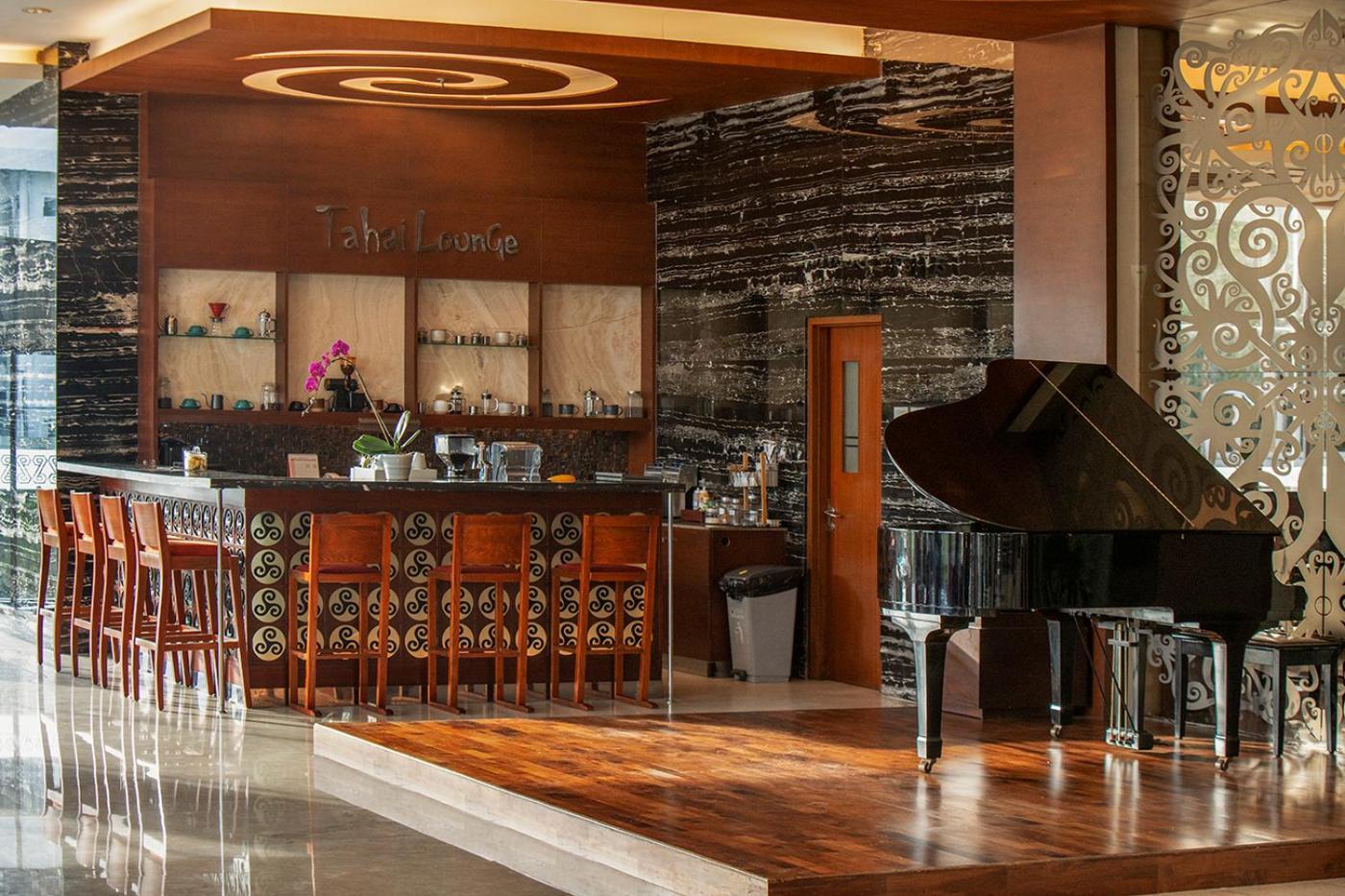 Swiss-Belhotel Danum Palangkaraya Exterior photo