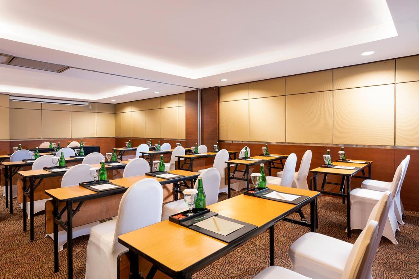 Swiss-Belhotel Danum Palangkaraya Exterior photo
