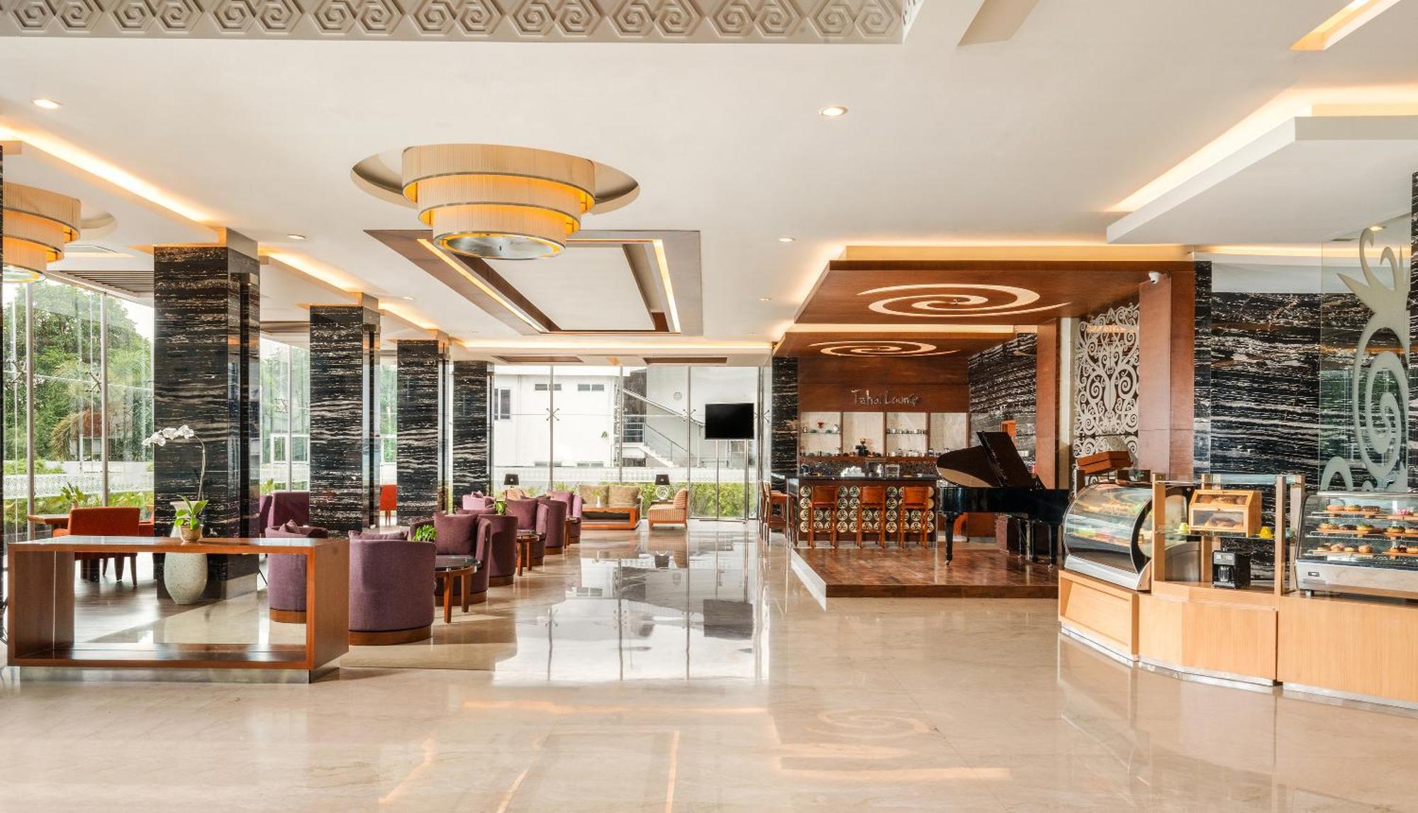 Swiss-Belhotel Danum Palangkaraya Exterior photo