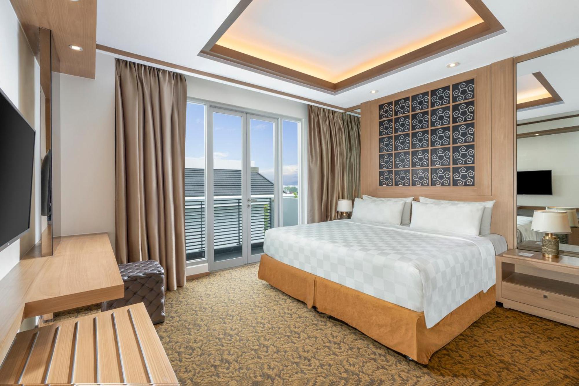 Swiss-Belhotel Danum Palangkaraya Exterior photo