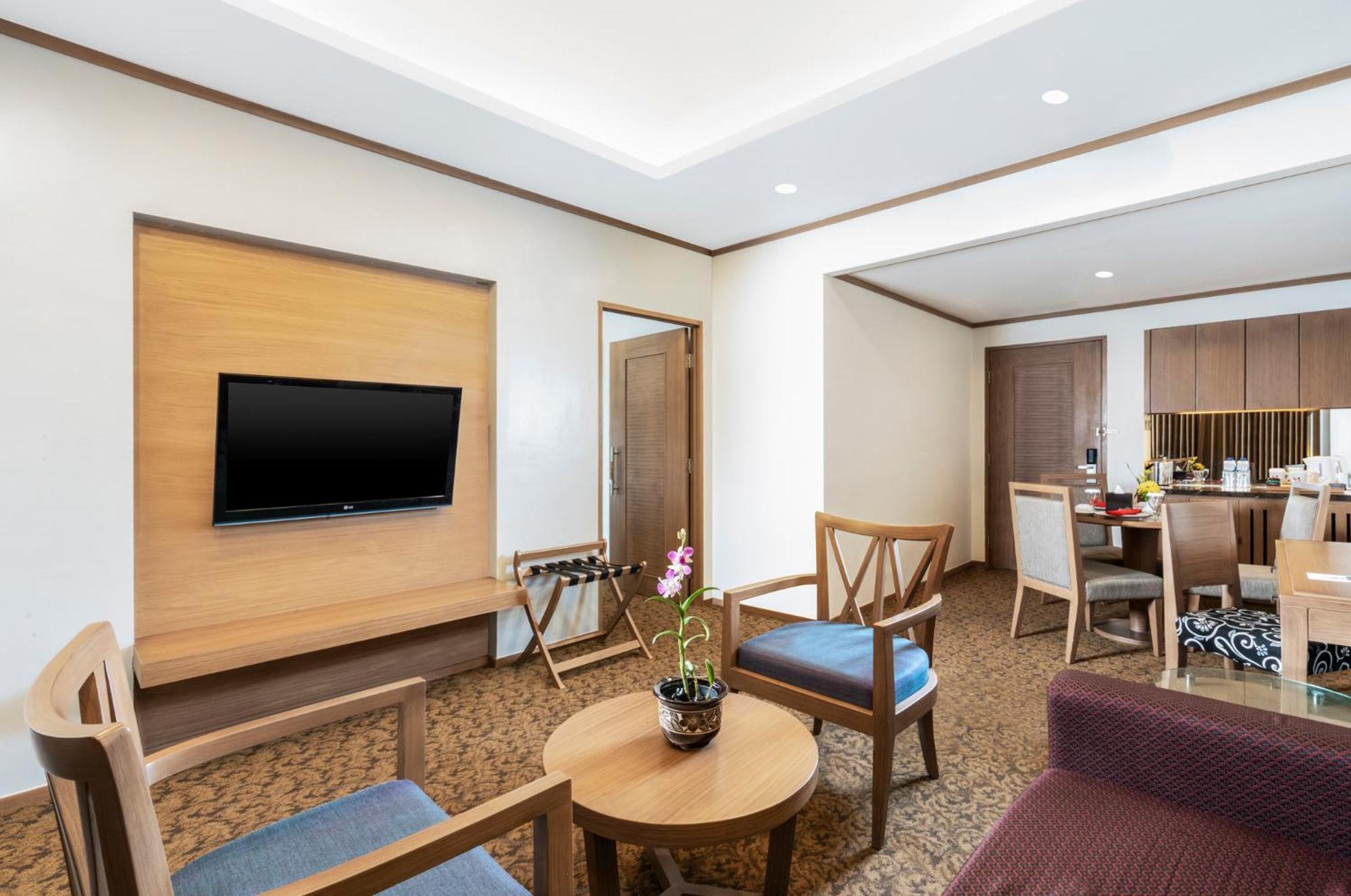 Swiss-Belhotel Danum Palangkaraya Exterior photo