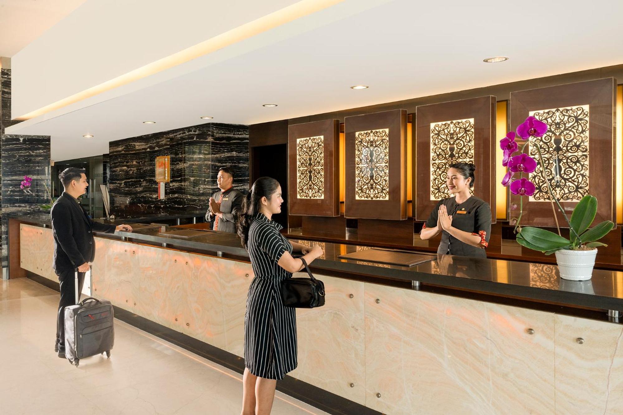 Swiss-Belhotel Danum Palangkaraya Exterior photo