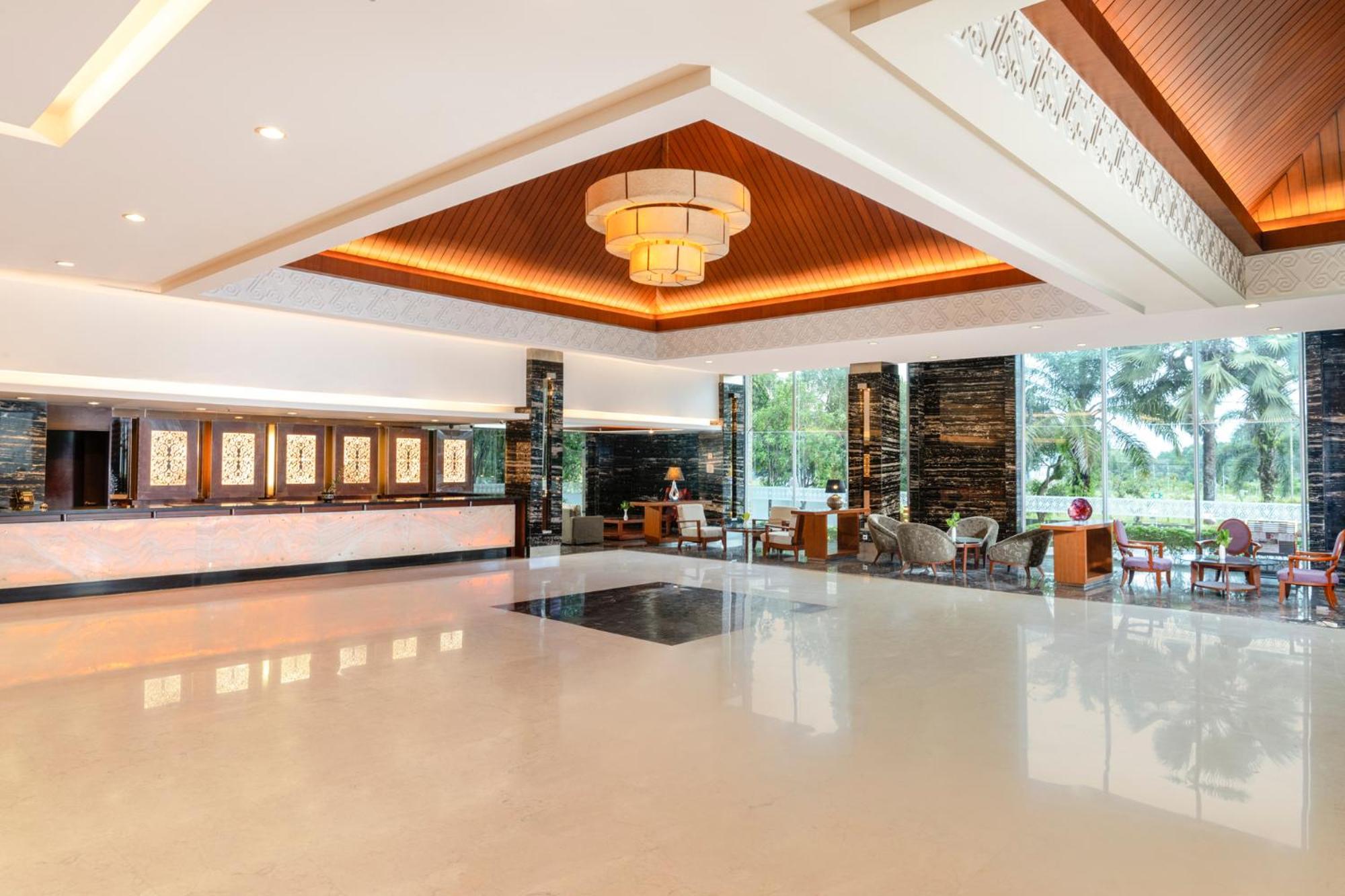 Swiss-Belhotel Danum Palangkaraya Exterior photo