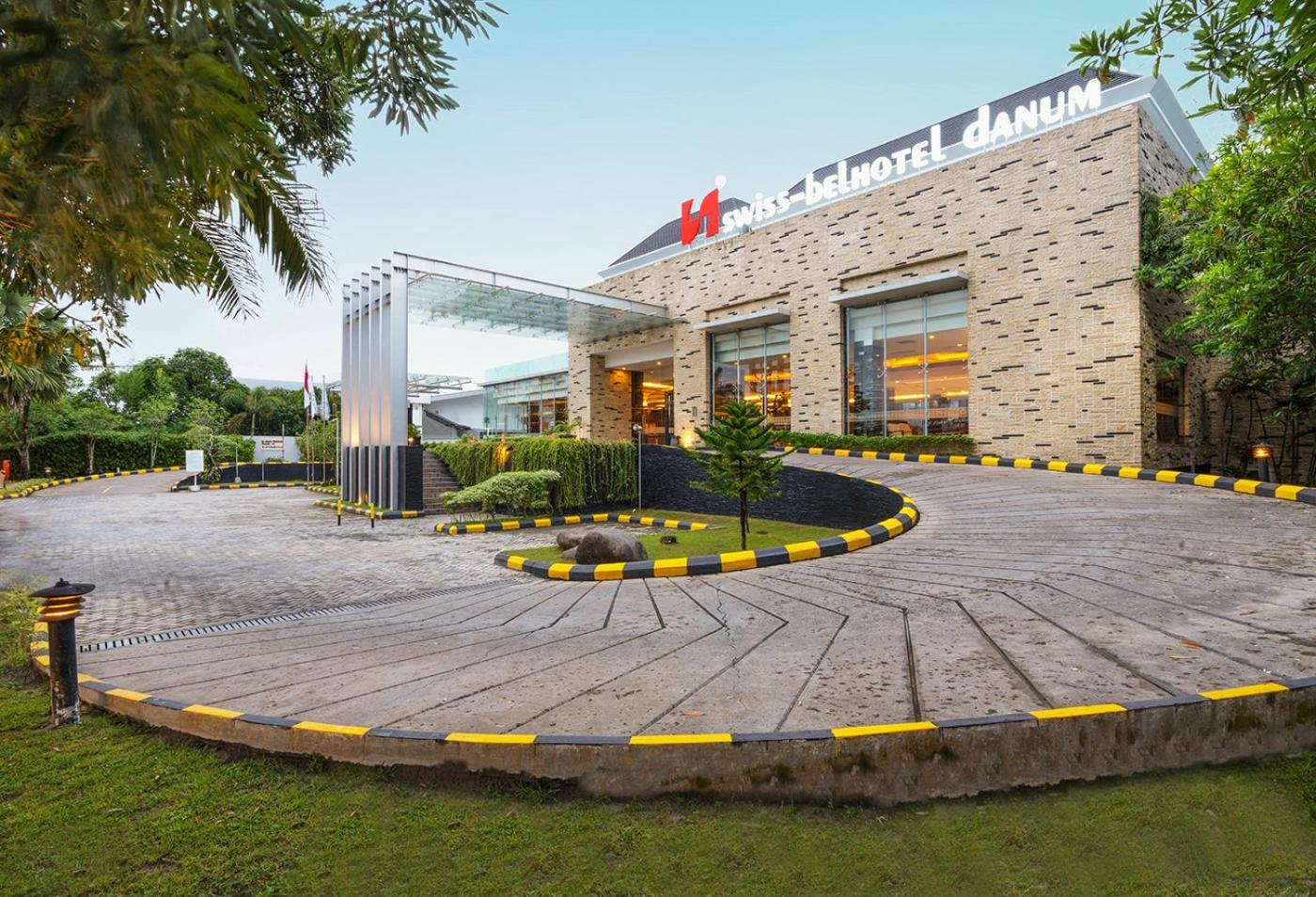 Swiss-Belhotel Danum Palangkaraya Exterior photo