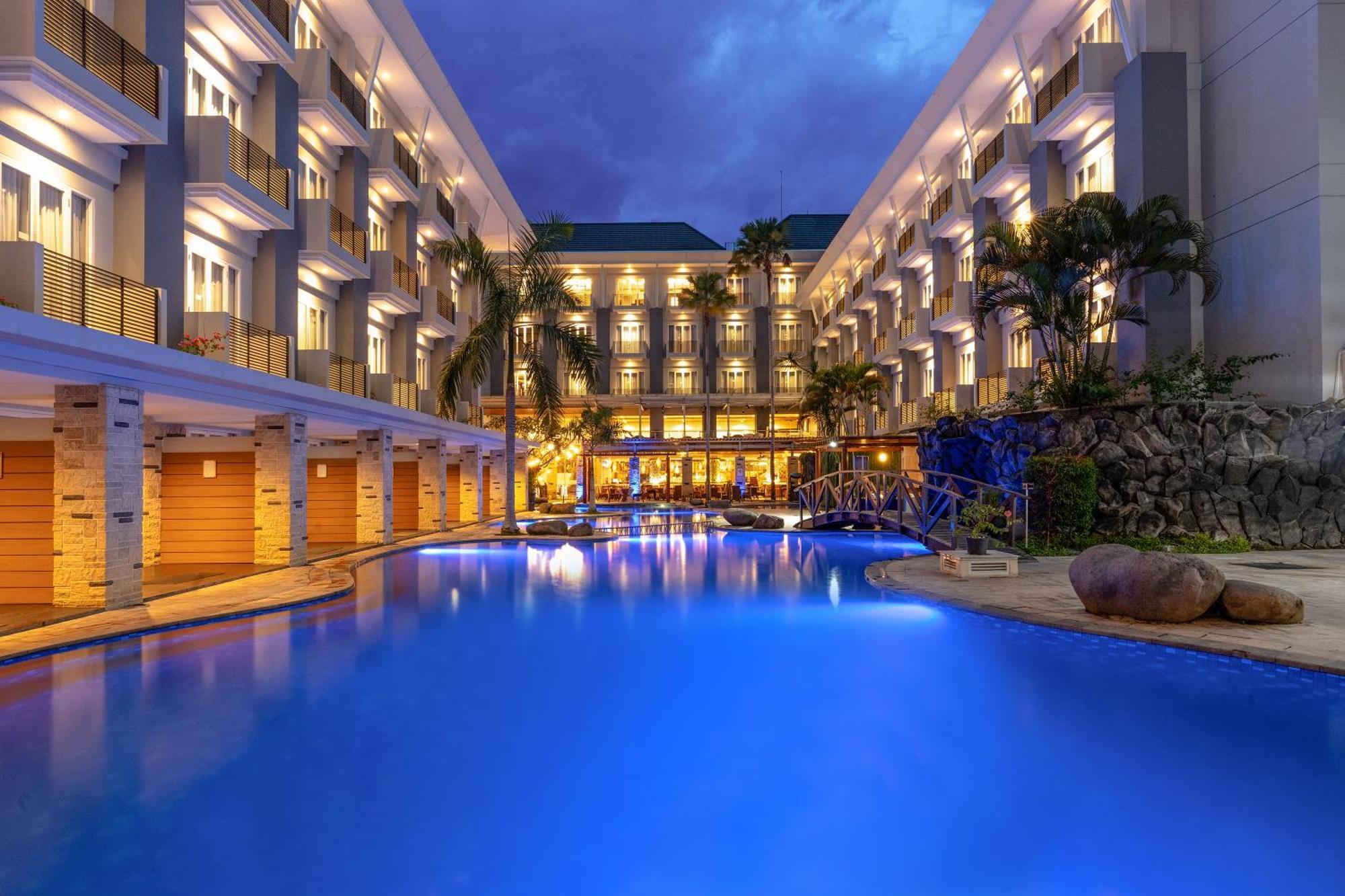 Swiss-Belhotel Danum Palangkaraya Exterior photo